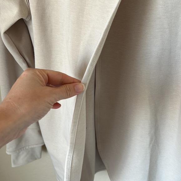 Nike beige reversible maternity turtleneck NWT - Picture 6 of 11